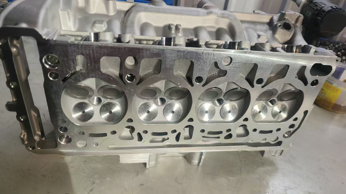 Cylinder head assembly for Audi A4 A5 Q5 2.0 TFSI 06K103063J