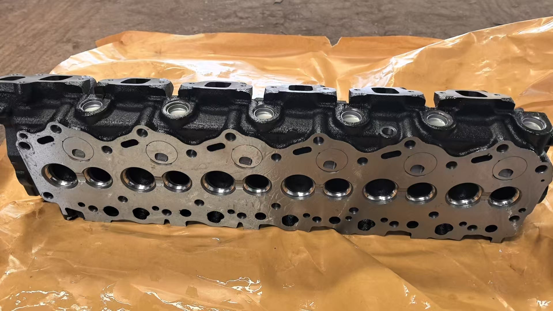 Cylinder Head (bare) for Toyota 1HZ For Toyota 1HZ Diesel Engine