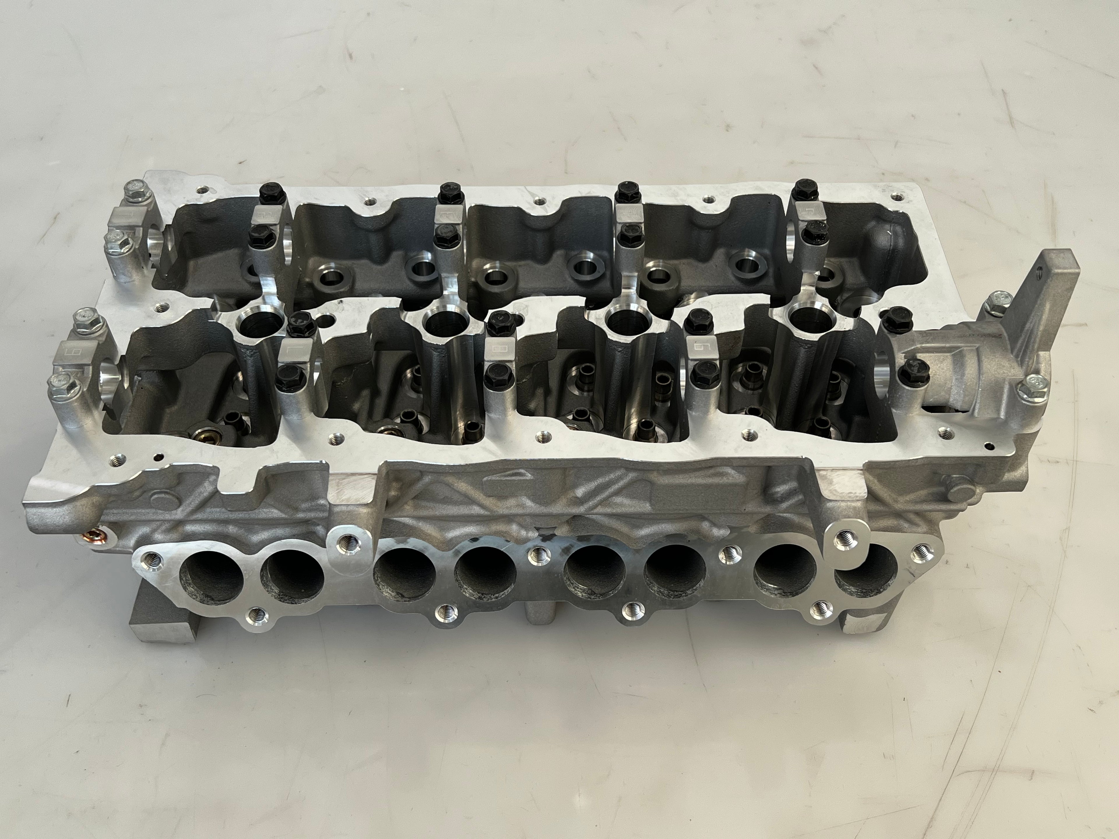 D4FA Cylinder Head for HYUNDAI  Accent Elatntra Getz Matrix New Matrix 1.5CRDI 16V Diesel OE 22100-2A000 22100-2A001 22100-2A050