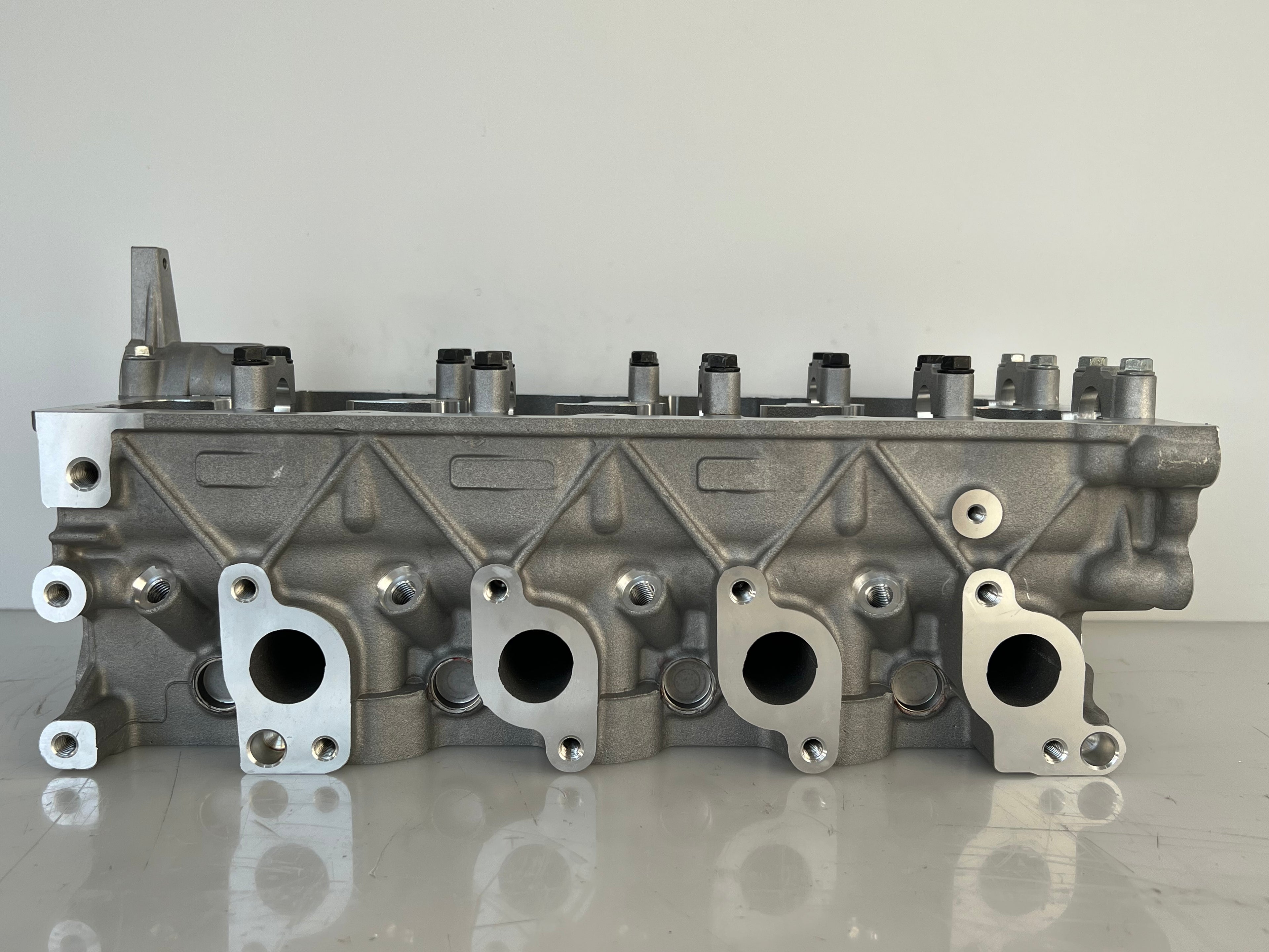 D4FA Cylinder Head for HYUNDAI  Accent Elatntra Getz Matrix New Matrix 1.5CRDI 16V Diesel OE 22100-2A000 22100-2A001 22100-2A050