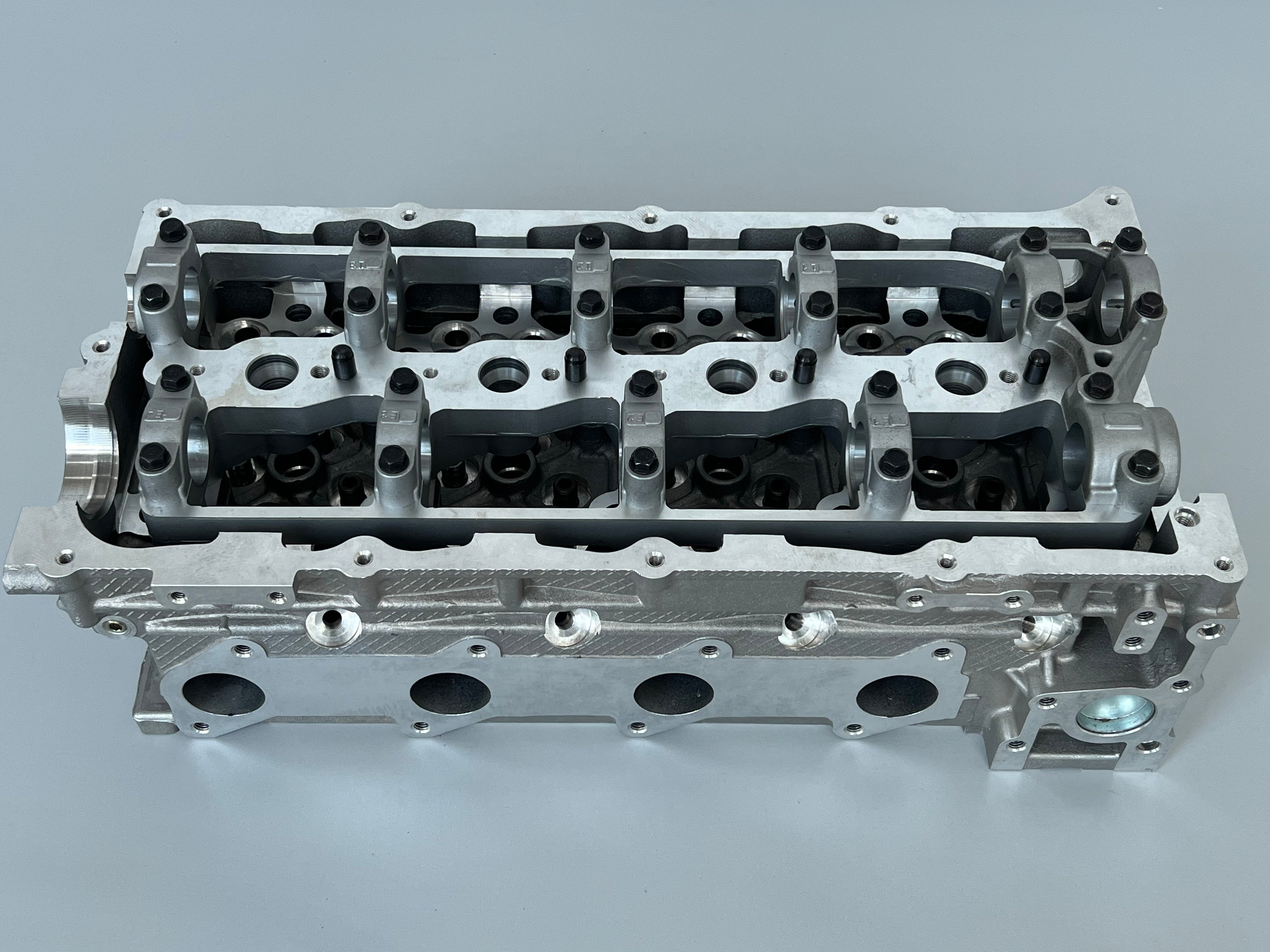 D4CB Cylinder Head VGT for HYUNDAI H-1 H200 Starex Porter 2.5 CRDI 16V Diesel 22100-4AU00