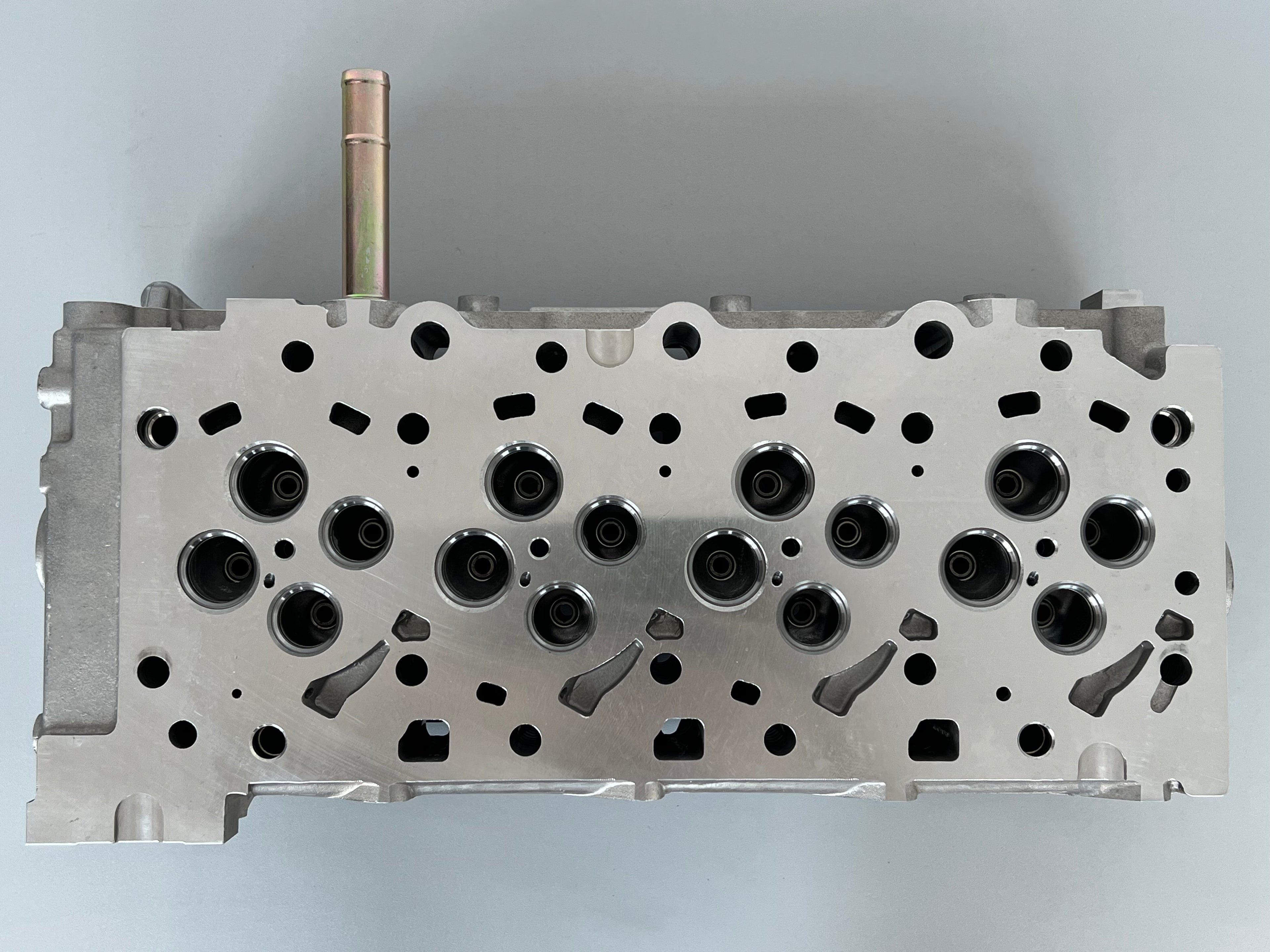 D4CB Cylinder Head VGT for HYUNDAI H-1 H200 Starex Porter 2.5 CRDI 16V Diesel 22100-4AU00