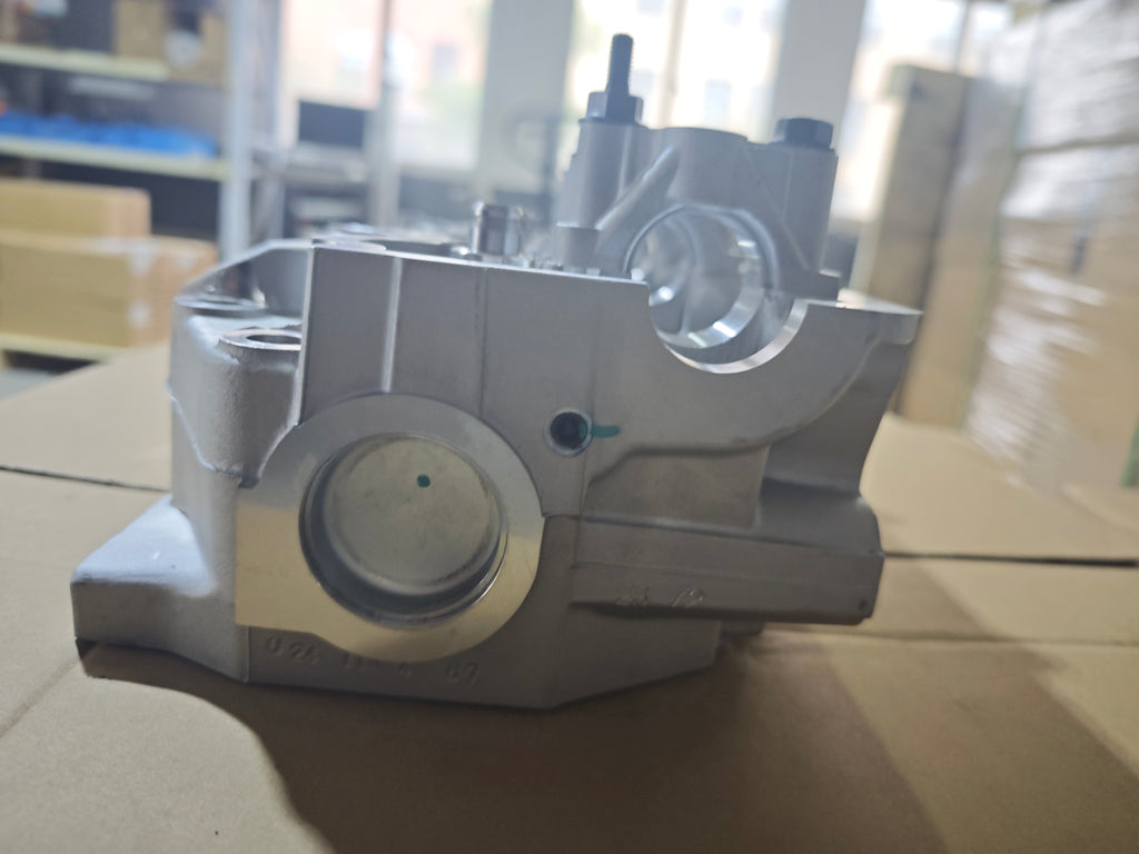 High Quality 4D56 4D56T D4BH 908770  Cylinder Head for 4D56 Mitsubishi Pajero Engines Automotive Parts