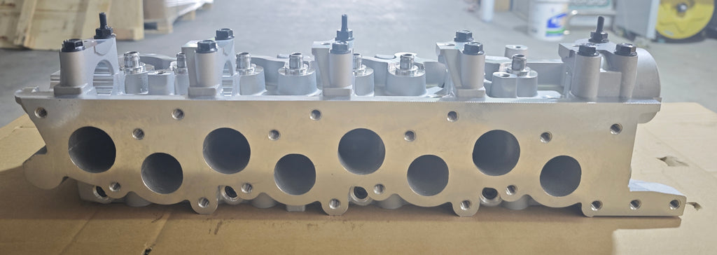 High Quality 4D56 4D56T D4BH 908770  Cylinder Head for 4D56 Mitsubishi Pajero Engines Automotive Parts