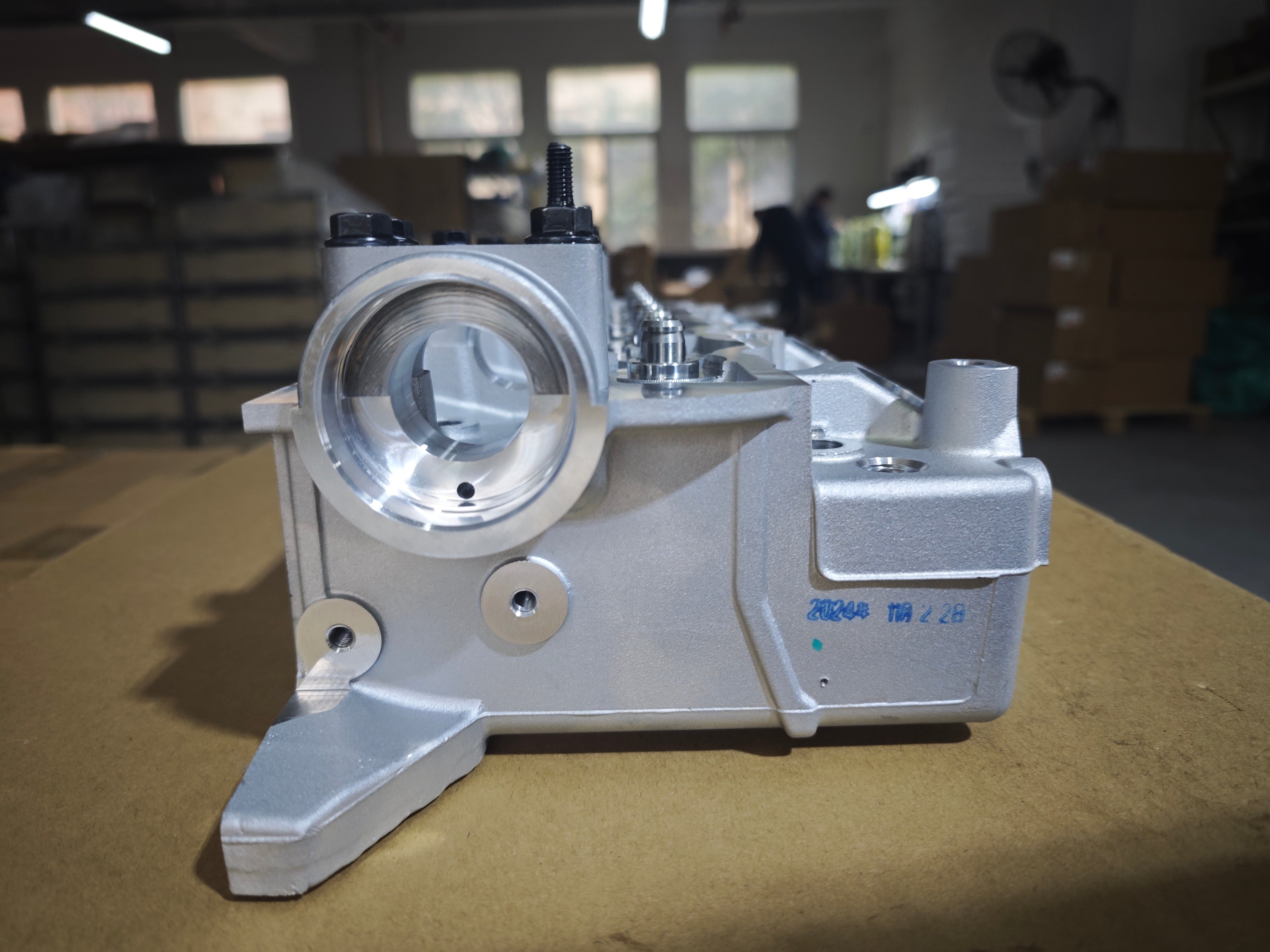 High Quality 4D56 4D56T D4BH 908770  Cylinder Head for 4D56 Mitsubishi Pajero Engines Automotive Parts