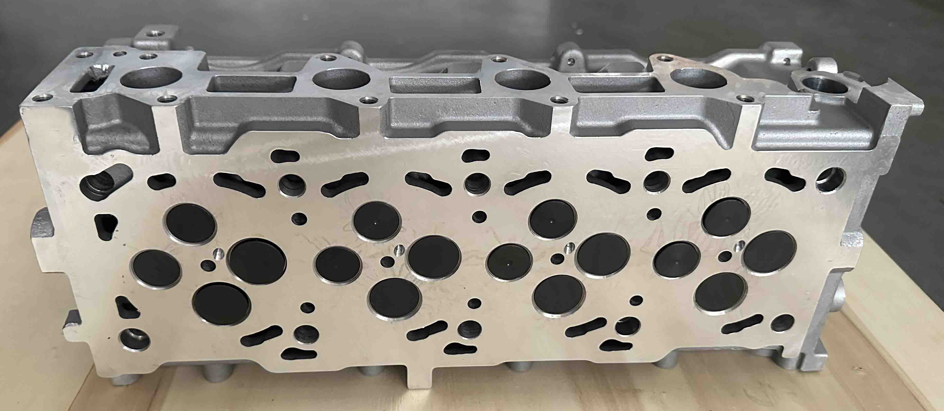 GOWE Cylinder head assembly for D4EB D4EA II complete Cylinder head assembly cylinder head for HYUNDAI SANTA FE 2.2L CRDI 2007-2009 HYUNDAI TUCSON 2.0 2006-