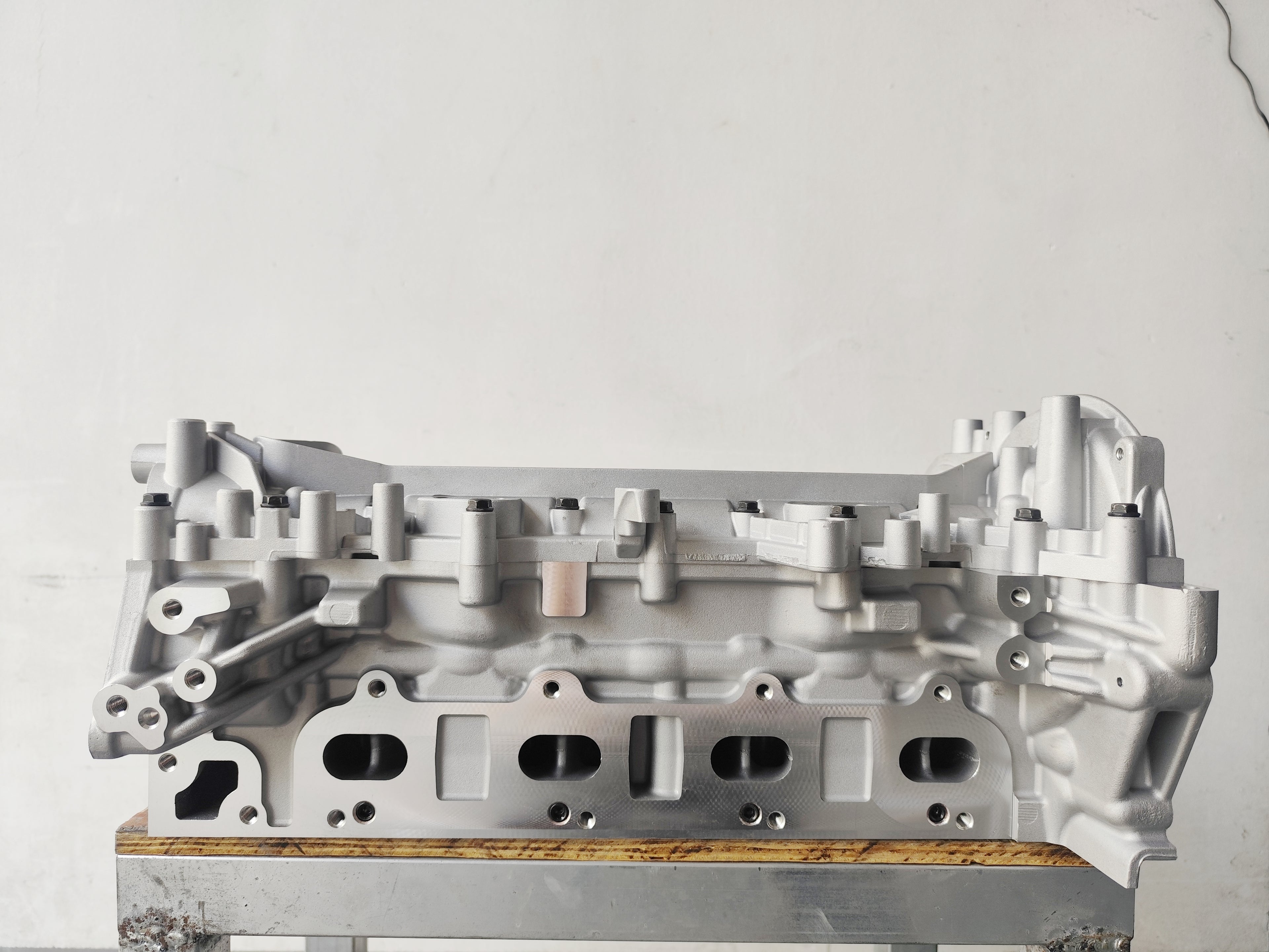 M9t M9r Cylinder Head for Renault/for Opel/for Nissan/for Vauxhall 2.0 2.3 Dci 908526 7701479110 110417248r 7711497513 4420422