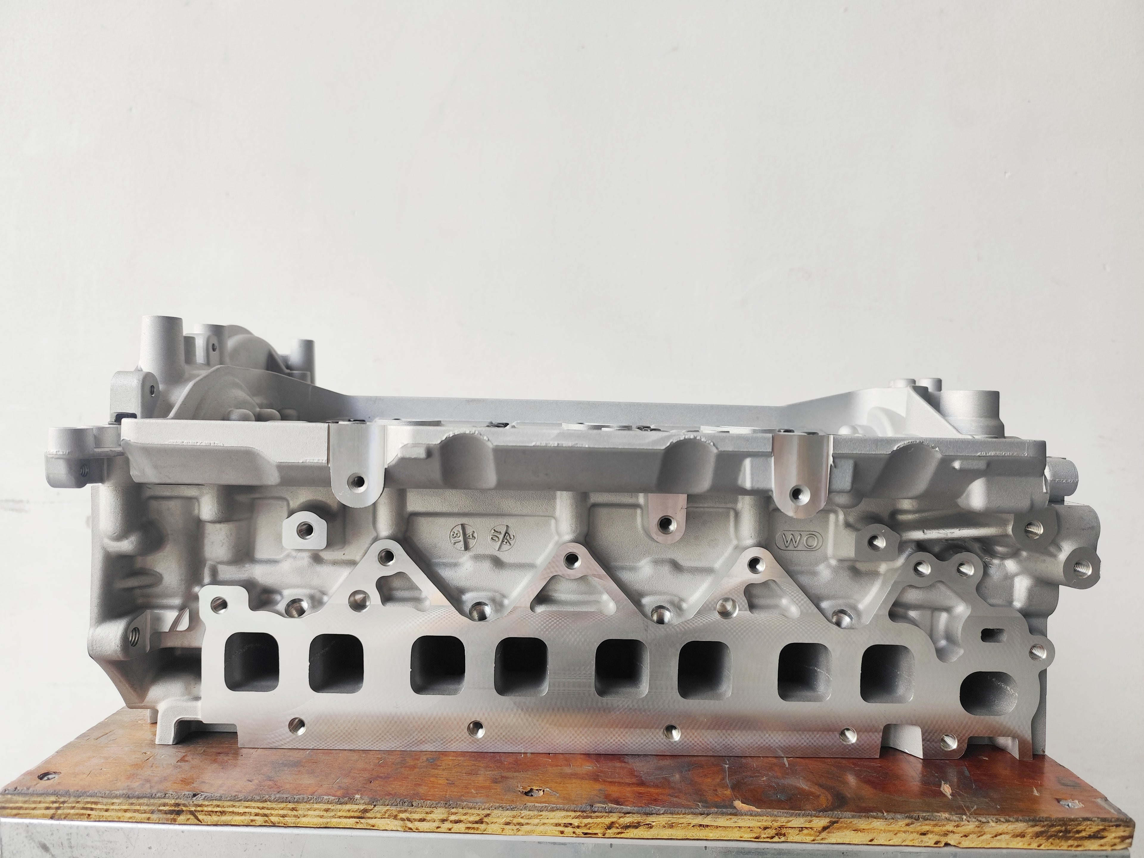 M9t M9r Cylinder Head for Renault/for Opel/for Nissan/for Vauxhall 2.0 2.3 Dci 908526 7701479110 110417248r 7711497513 4420422