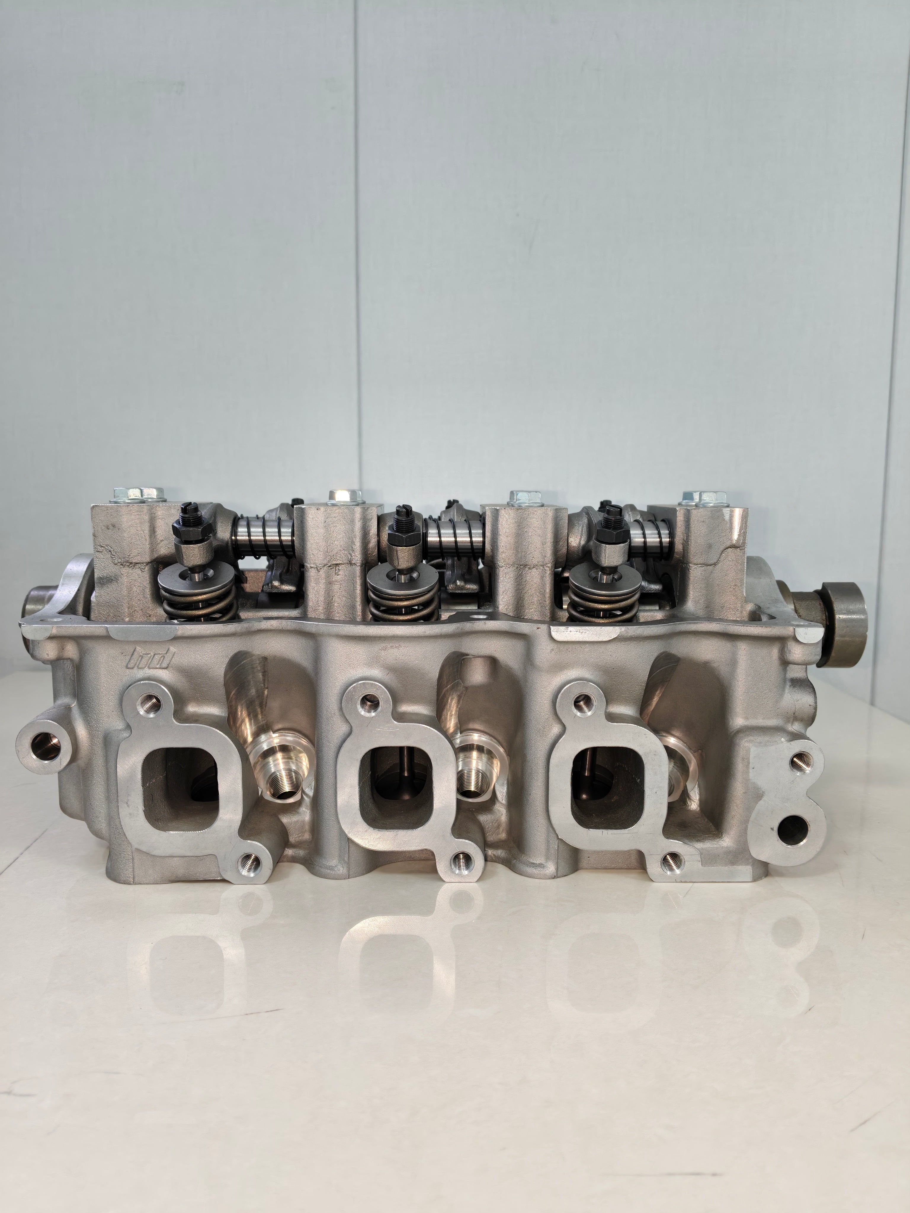 New Complete Assembled SOHC F8CV Cylinder Head for CHEVROLET Matiz 0.8L Spark 0.8L Cylinder 8V 96642708 96316210 96642705